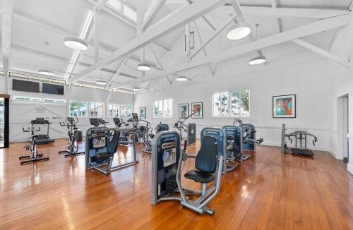 Fortitude Valley Apartment | Penthouse Sleep 6 - CBD Views - Resort Pools - Games - Baby Stay