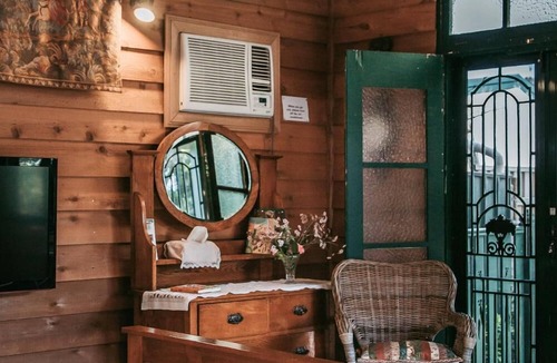 Old Noarlunga Bed & Breakfast | Peppercorns Bed and Breakfast