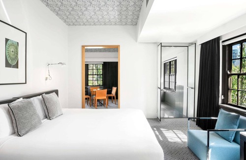 City West Hotel | Peppers Gallery Hotel Canberra