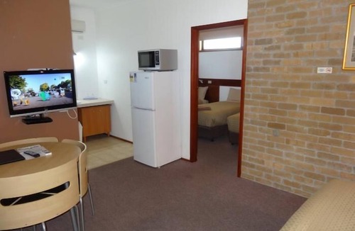 Delacombe Hotel | Peppinella Motel
