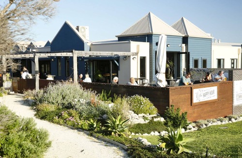 Gnarabup Apartment | Perched above Margaret River’s famous Gnarabup Beach