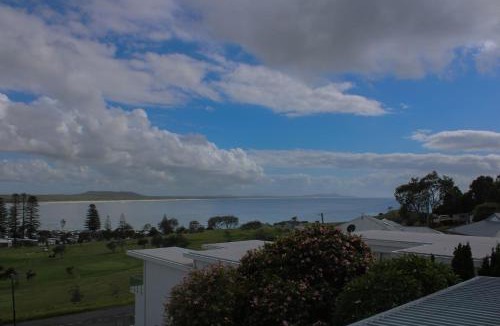 Crescent Head House | Perfect Break - upstairs only