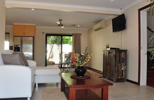 Rainbow Beach House | Perfect large 2 storey level home for 2 families with a pool.