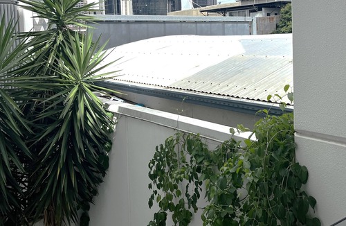 South Brisbane Apartment | Perfect Locale 2bed Apt Parking, Perfect Locale 2 Bed Apartment