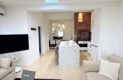 North Adelaide House | Perfect North Adelaide Location. Walk everywhere!