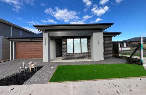 Donnybrook House | Perfect Upscale Donnybrook Family Home