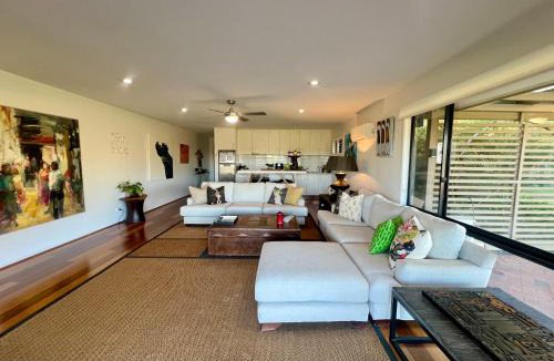 Salamander Bay Apartment | Perfect weekend getaway plus golf at your doorstep