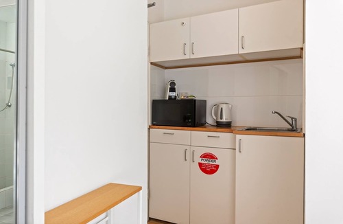 Darling Point Apartment | Perfectly Located Studio by Rushcutters Bay Park