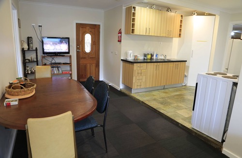 Jamieson Cottage | Perkins Place Iris Cottage