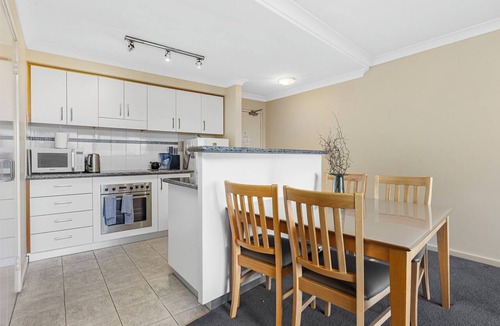 Perth Central Business District Apartment | Perth Family Getaway| Pool & Parking