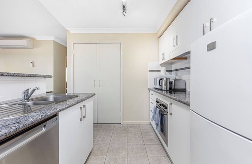 Perth Central Business District Apartment | Perth Family Getaway| Pool & Parking