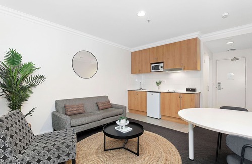 Perth Central Business District Apartment | Perth's Premier King Deluxe