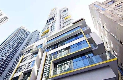 Melbourne Central Business District Apartment | Pet-friendly 2BR Near Southern Cross, Free Parking