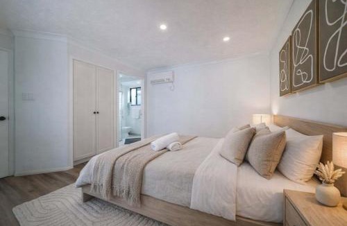 Kirwan House | Pet-Friendly 4BR Retreat with Private Pool in Townsville