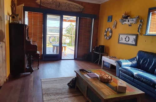 Silver Sands House | Pet Friendly Beach Shack, one street from the Silver Sands Beach