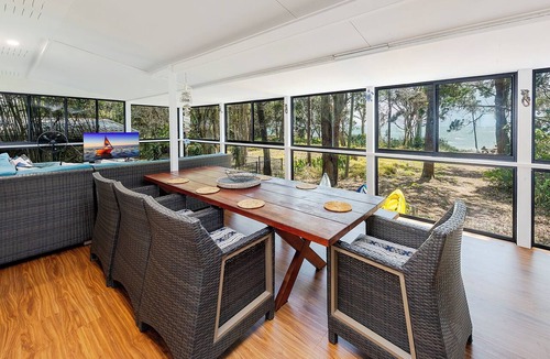 Toogoom House | Pet friendly beachfront home in Hervey Bay. Sleeps 8. Pets are allowed inside