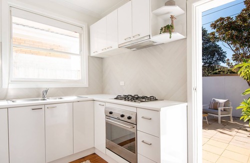 Parkdale House | Pet Friendly - Beachside Vibes 2 min stroll to Parkdale Beach