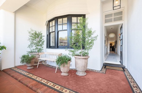 Saint Kilda South House | Pet Friendly - Elements on the Beach