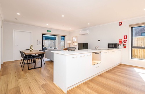 Officer House | Pet Friendly - Greenview Place - Officer