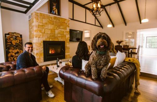 Bundanoon House | Pet-Friendly Highlands Home with Fireplace