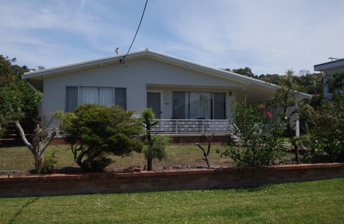 Crescent Head House | PET FRIENDLY HOLIDAY COTTAGE