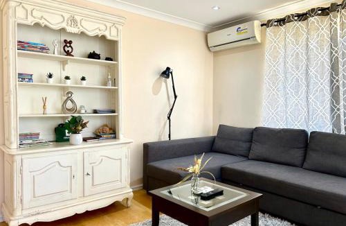Bibra Lake House | Pet friendly home near Adventure World Fiona Murdoch