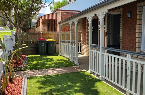 Forest Lake House | Pet Friendly Luxury Home - Sleeps 6
