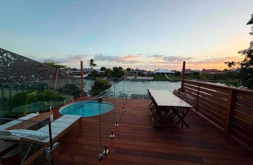 Bongaree House | Pet Friendly - Plunge Pool Canal Sunset View - Private Jetty