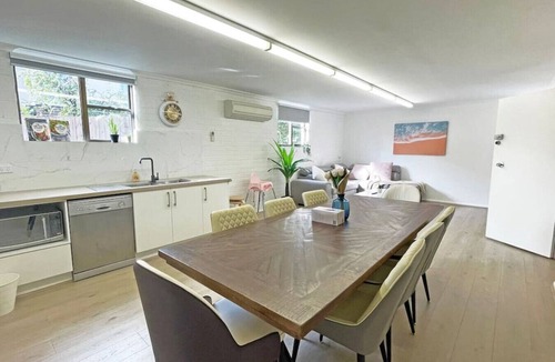 Ringwood House | Pet Friendly Ringwood 3BR House FREE Parking Netflix