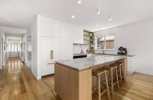 Barwon Heads House | Pet friendly Riverside Retreat