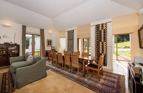 Shoreham House | Pet Friendly - Shoreham Homestead Walk to Vineyards