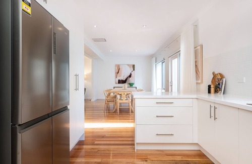 Hampton House | Pet Friendly - Simply Hampton by Property Mums
