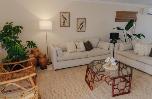 Bluff Point House | Pet Friendly Townhouse