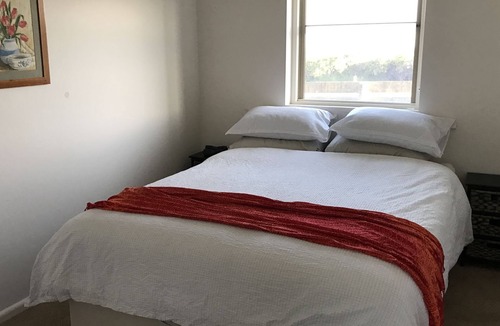 Peterborough House | Peterborough Foreshore Holiday Accommodation