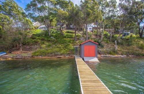 Phegans Bay House | Phegans Bay Waterfront Retreat