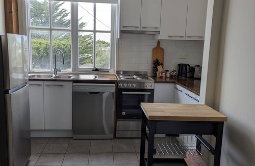 Smiths Beach Apartment | PHILLIP ISLAND Smiths Beach Stunning 2br Apartment Walk 1min Beach 5min GP Track