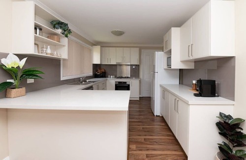 Bletchington House | Phillip Villa - Modern & Fresh, Close to Town