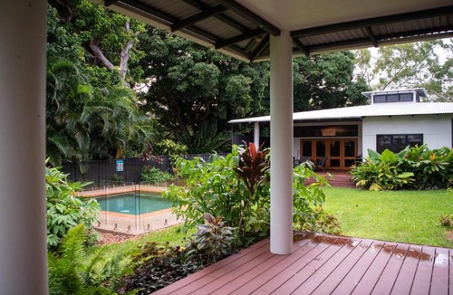 Picnic Bay House | Picnic House, Luxurious Tropical House