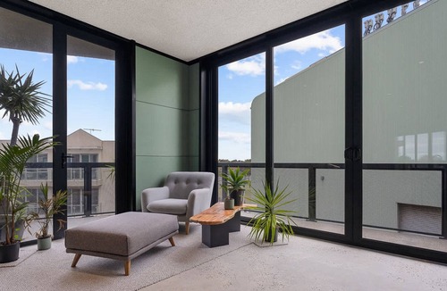 Patterson Lakes House | Pier One Luxe Riverside Living