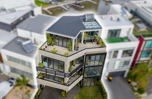 Patterson Lakes House | Pier One Luxe Riverside Living