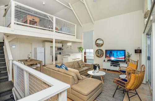Victor Harbor House | Pine Beach Villa Fabulous Sea Views