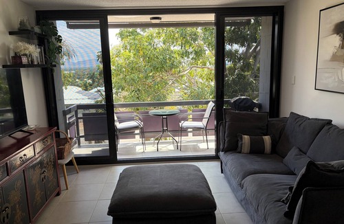 West End Apartment | Pine Lodge-Stylish 2 bedroom unit convenient location, West End