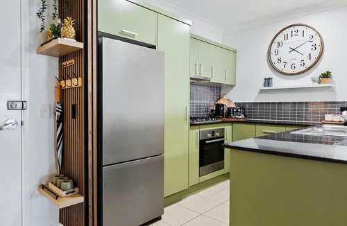 Westcourt Apartment | Pineapple Palms - Resort 9 Pools Gym