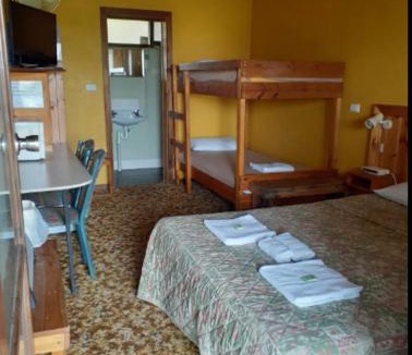 Nelson Hotel | Pinehaven Motel