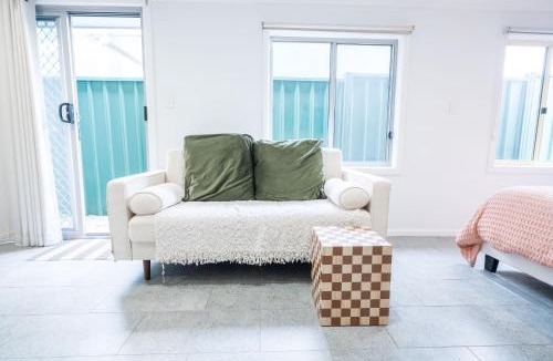 Ettalong Beach Bed & Breakfast | Pink Muse, 3 Mins To Ettalong Beach