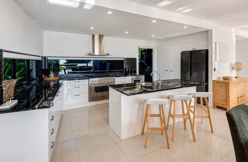Hamilton Island Apartment | Pinnacle 10, Garden View Apartment on Hamilton Island