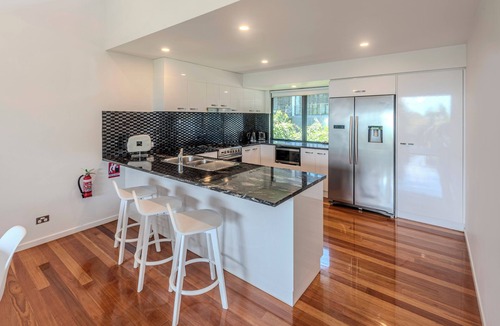 Hamilton Island Apartment | Pinnacle 6, Seaview Apartment on Hamilton Island