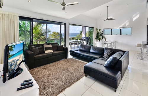 Hamilton Island Apartment | Pinnacle 8, Seaview Apartment on Hamilton Island