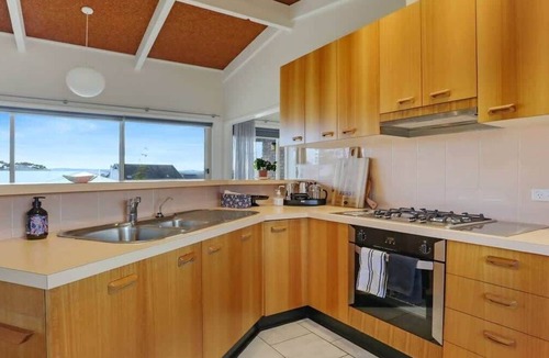 Merimbula House | PiPis on Collins