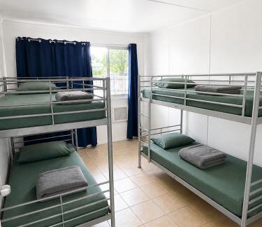 Rainbow Beach Hostel | Pippies Beachhouse Backpackers